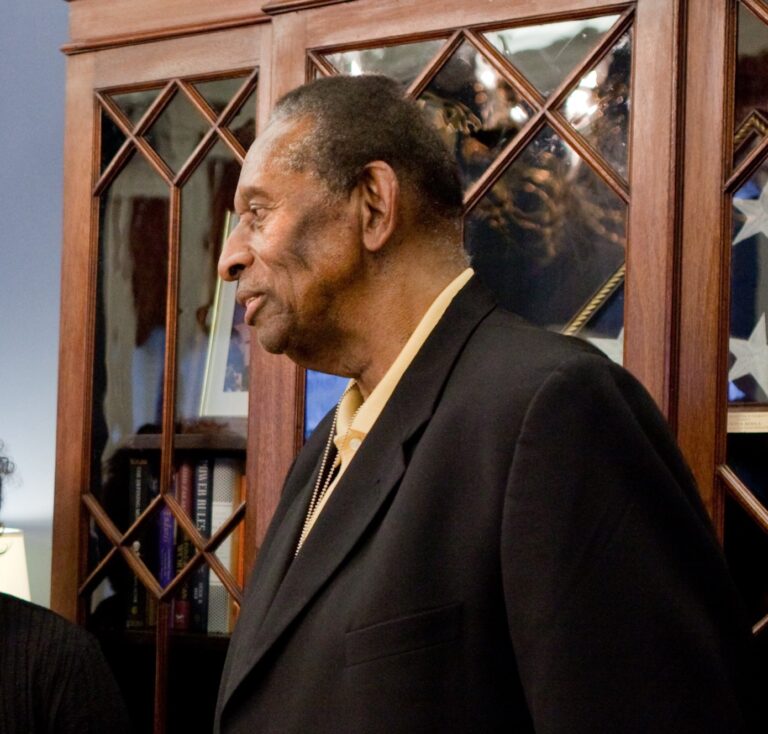 Biden greets Earl Lloyd at White House (cropped)